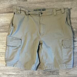 Duluth Trading Relaxed Fit Khaki Cargo Shorts – Size 44